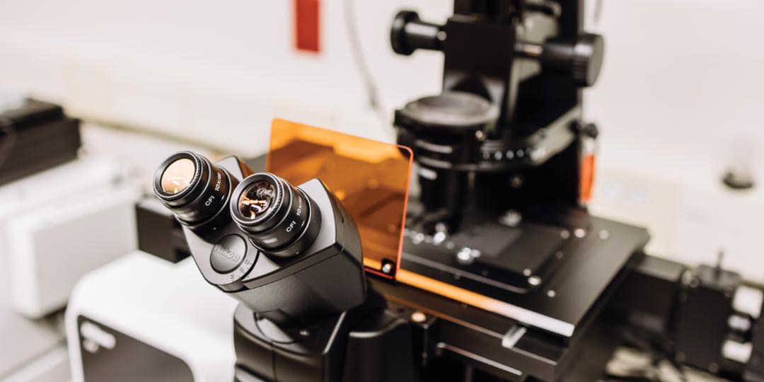New confocal microscope in the Meyer Science Center at Wheaton College